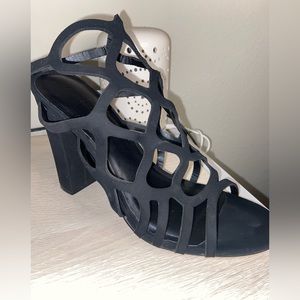 Women’s size 8 black heel